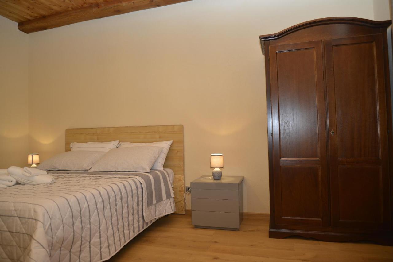 Agriturismo Ai Pruesot Bagnolo Piemonte Kültér fotó