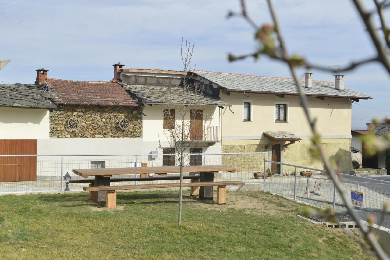 Agriturismo Ai Pruesot Bagnolo Piemonte Kültér fotó